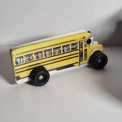 LOT 58L: Vintage Toy Cars with Matchbox Carrying Case and More