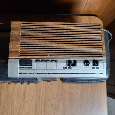 LOT 74X: Pair of Vintage Radios Including Sony Cassette Tape Boombox and G&E Alarm Clock Radio