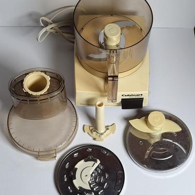 LOT 78L: Four Kitchen Items Including Black & Decker Blender, Cuisinart Food Processor and Pair of Rotary Graters