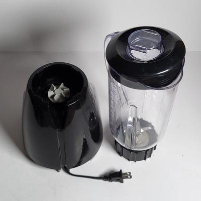 LOT 78L: Four Kitchen Items Including Black & Decker Blender, Cuisinart Food Processor and Pair of Rotary Graters