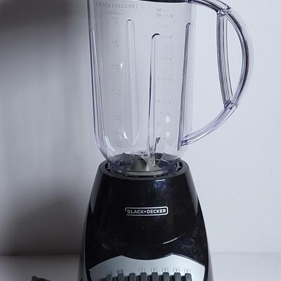 LOT 78L: Four Kitchen Items Including Black & Decker Blender, Cuisinart Food Processor and Pair of Rotary Graters