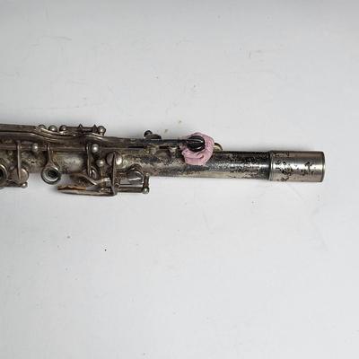 LOT 79X: Vintage Metal Clarinet with Mouth Piece and Carrying Case