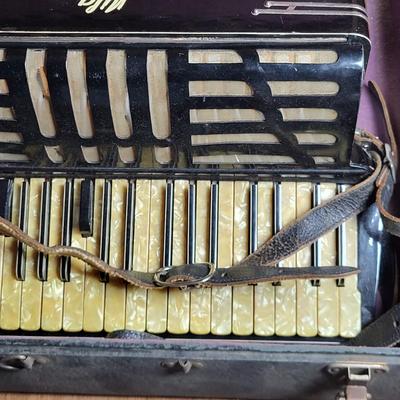 LOT 80X: Vintage Accordion with Geib Carrying Case