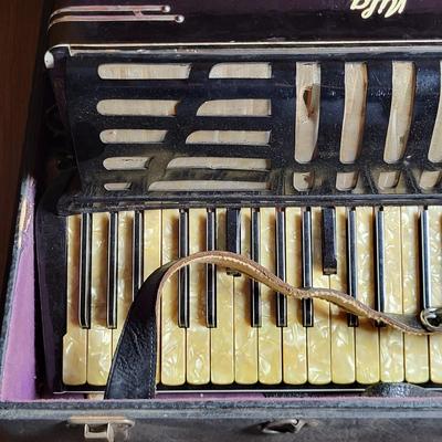 LOT 80X: Vintage Accordion with Geib Carrying Case