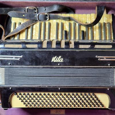 LOT 80X: Vintage Accordion with Geib Carrying Case