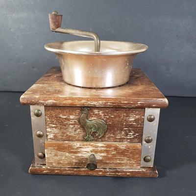 LOT 82: Vintage Kitchen Scale & Coffee Grinder