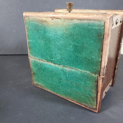 LOT 82: Vintage Kitchen Scale & Coffee Grinder