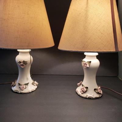 LOT 84X: Vintage Cherry Blossom Bed Tray, Pair of Floral Ceramic Table Lamps & Rolls of Vintage Floral Wallpaper