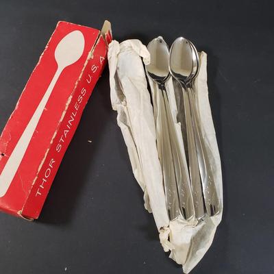 LOT 86: Thor Starlet Starburst Pattern Flatware Stainless Steel