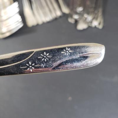 LOT 86: Thor Starlet Starburst Pattern Flatware Stainless Steel