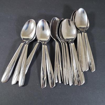 LOT 86: Thor Starlet Starburst Pattern Flatware Stainless Steel