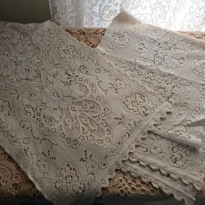 LOT 89X: Beautiful Crocheted Doilies with Norman Rockwell Collection