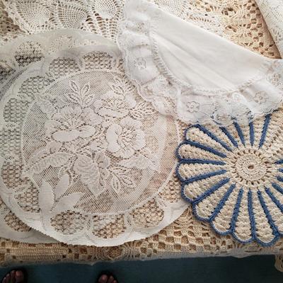 LOT 89X: Beautiful Crocheted Doilies with Norman Rockwell Collection