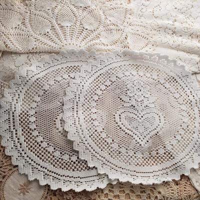 LOT 89X: Beautiful Crocheted Doilies with Norman Rockwell Collection
