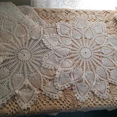 LOT 89X: Beautiful Crocheted Doilies with Norman Rockwell Collection