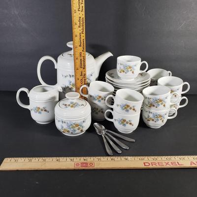 LOT 93D: Mitterteich Bavaria Germany Tea Set