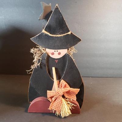 LOT 98X: Vintage Halloween Decor Assortment