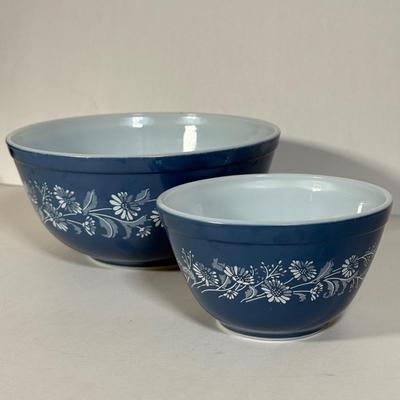 LOT 106D: 1960s MCM Inland Glass Around the Clock Atomic Snowflake Casserole Dish w/ Collection of Pyrex & More: Gold Pinecone...
