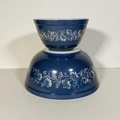 LOT 106D: 1960s MCM Inland Glass Around the Clock Atomic Snowflake Casserole Dish w/ Collection of Pyrex & More: Gold Pinecone...