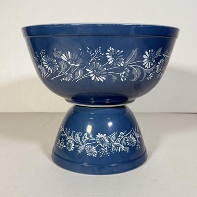 LOT 106D: 1960s MCM Inland Glass Around the Clock Atomic Snowflake Casserole Dish w/ Collection of Pyrex & More: Gold Pinecone...