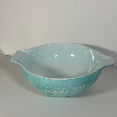 LOT 106D: 1960s MCM Inland Glass Around the Clock Atomic Snowflake Casserole Dish w/ Collection of Pyrex & More: Gold Pinecone...