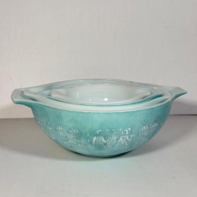 LOT 106D: 1960s MCM Inland Glass Around the Clock Atomic Snowflake Casserole Dish w/ Collection of Pyrex & More: Gold Pinecone...