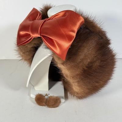 LOT 112D: Gorgeous Vintage Mink Fur Hat w/ Bow & Matching Screwback Earrings