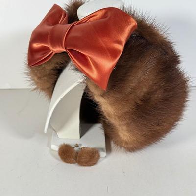 LOT 112D: Gorgeous Vintage Mink Fur Hat w/ Bow & Matching Screwback Earrings
