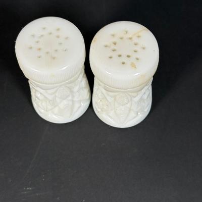 LOT 114K: Floral Glass Platter & Vintage Milk Glass Collection