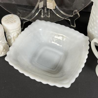 LOT 114K: Floral Glass Platter & Vintage Milk Glass Collection