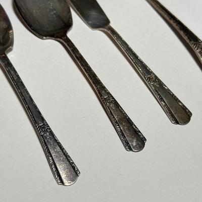 LOT 117D: William Rogers Sectional International Silver Plate Flatware Set