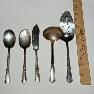 LOT 117D: William Rogers Sectional International Silver Plate Flatware Set