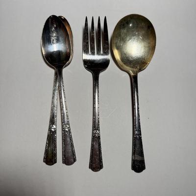 LOT 117D: William Rogers Sectional International Silver Plate Flatware Set