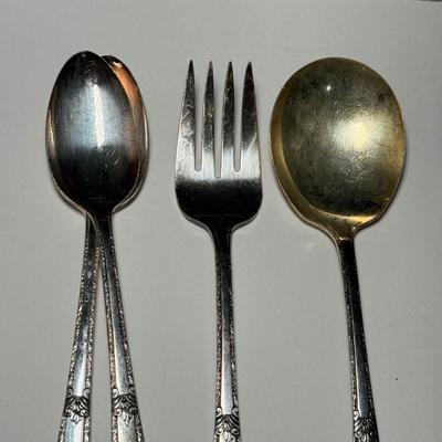 LOT 117D: William Rogers Sectional International Silver Plate Flatware Set