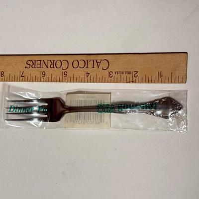 LOT 118D: Estia Gourmet Stainless Steel Cascade Flatware Set
