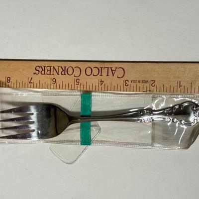 LOT 118D: Estia Gourmet Stainless Steel Cascade Flatware Set