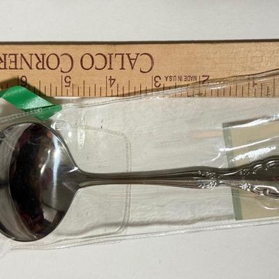 LOT 118D: Estia Gourmet Stainless Steel Cascade Flatware Set