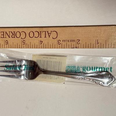 LOT 118D: Estia Gourmet Stainless Steel Cascade Flatware Set