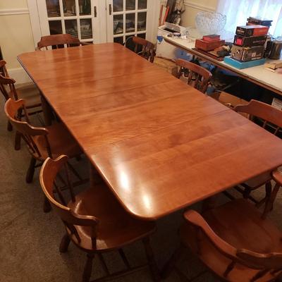 LOT 128D: Vintage Rockport Maple Gateleg Dining Table with 8 Chairs (6 matching)