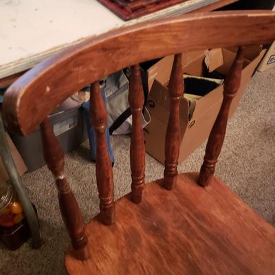 LOT 128D: Vintage Rockport Maple Gateleg Dining Table with 8 Chairs (6 matching)
