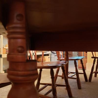 LOT 128D: Vintage Rockport Maple Gateleg Dining Table with 8 Chairs (6 matching)