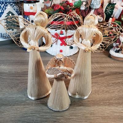 LOT 131X: Huge Assortment of Vintage Christmas Decor
