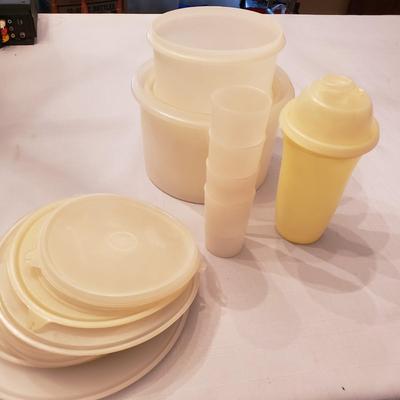 LOT 132K: Huge Vintage Tupperware Lot with Color Flyte & Kys-ite Melamine Bowls