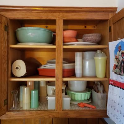 LOT 132K: Huge Vintage Tupperware Lot with Color Flyte & Kys-ite Melamine Bowls