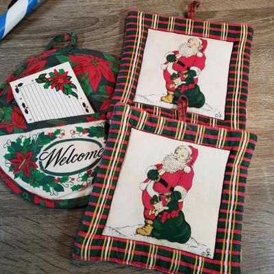 LOT 135X: Vintage Christmas Indoor & Outdoor Decor