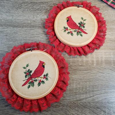 LOT 135X: Vintage Christmas Indoor & Outdoor Decor