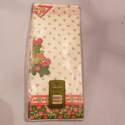 LOT 137L: Huge Lot of Vintage Tablecloths for Every Occasion & Holiday Kitchen Towels