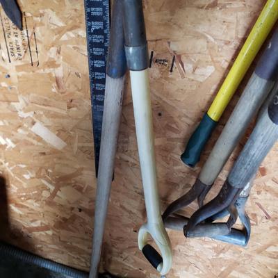 LOT 138S: Assorted Shovels and Garen Tools