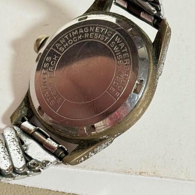 LOT 145D: Vintage Men's Watches: Timex w/ Box, Bulova & Helios