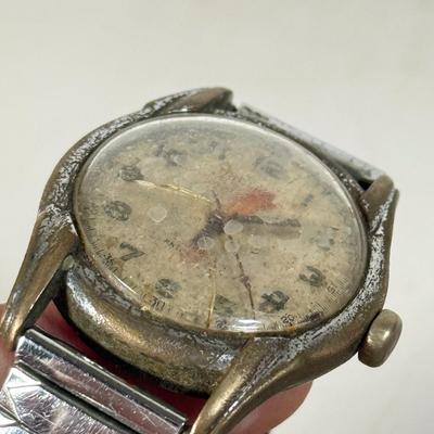 LOT 145D: Vintage Men's Watches: Timex w/ Box, Bulova & Helios